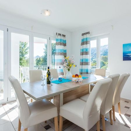 Beautiful Apartment Lovorka 6 , Baska, Krk 외부 사진