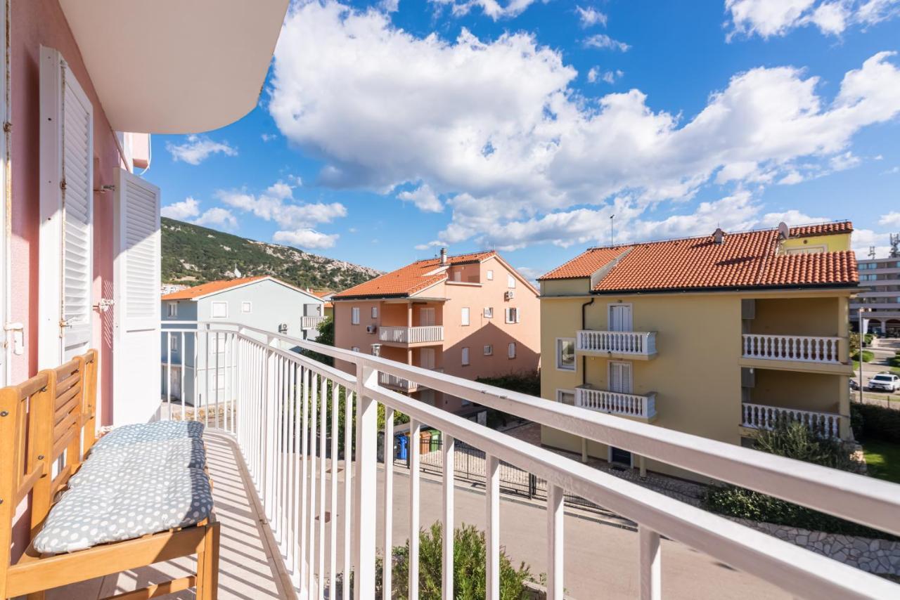 Beautiful Apartment Lovorka 6 , Baska, Krk 외부 사진